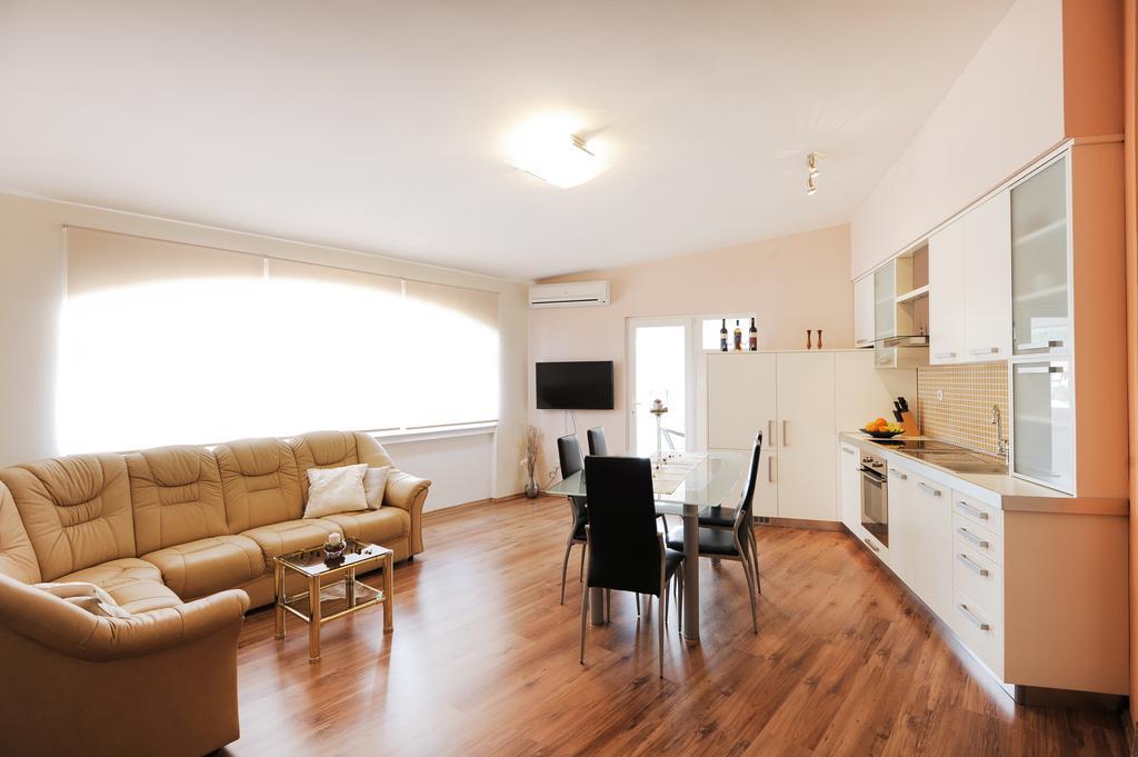 Apartment Jaz Бибине Стая снимка